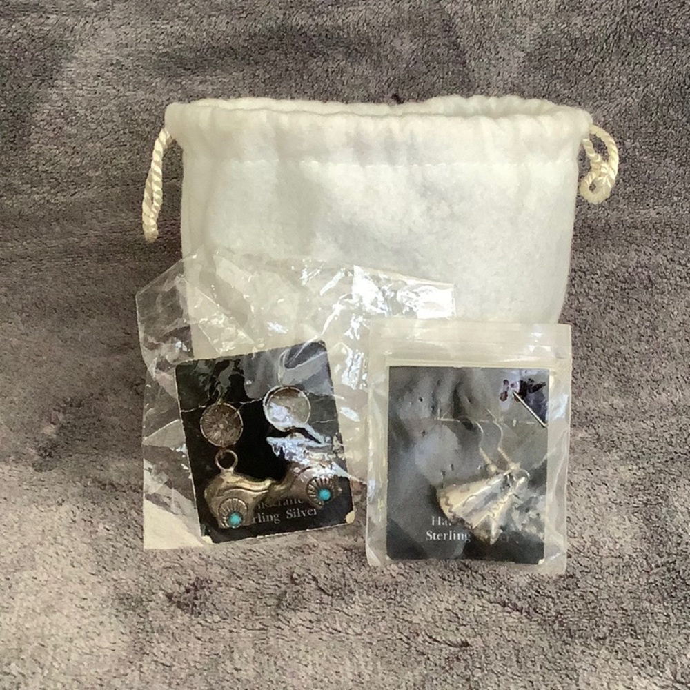 Boot Barn NIB Teepee and Bear Sterling Silver Dangle Earrings